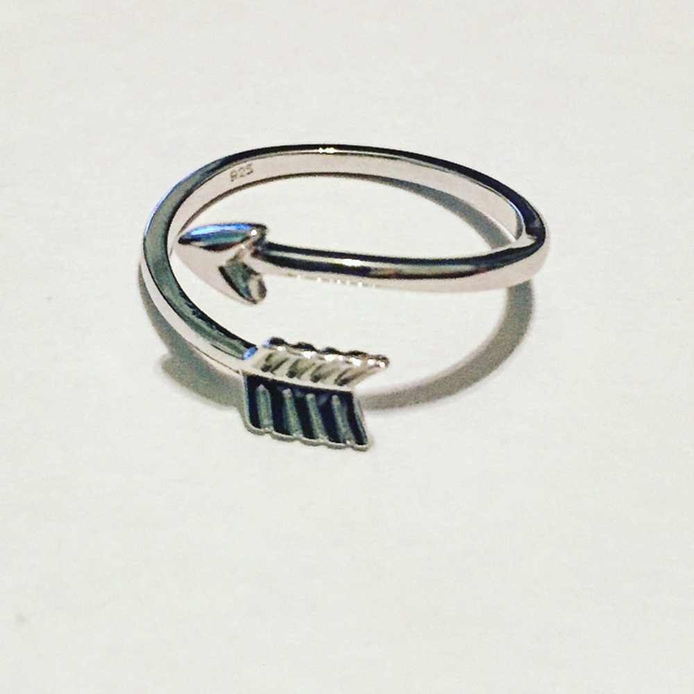 RESTOCKED 🆕 925 Sterling Silver Arrow Ring
